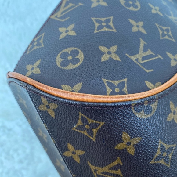 🚫SOLD🚫Authentic Louis Vuitton Ellipse MM Bag - Picture 14 of 16